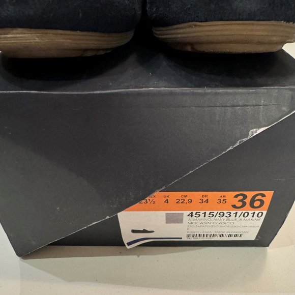 Zara Boys Shoes - Mocasin Classico Navy Blue (worn once) box - size USA 4 - Picture 2 of 4